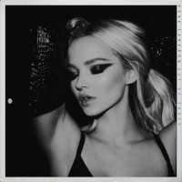 Dove Cameron - Out of Touch